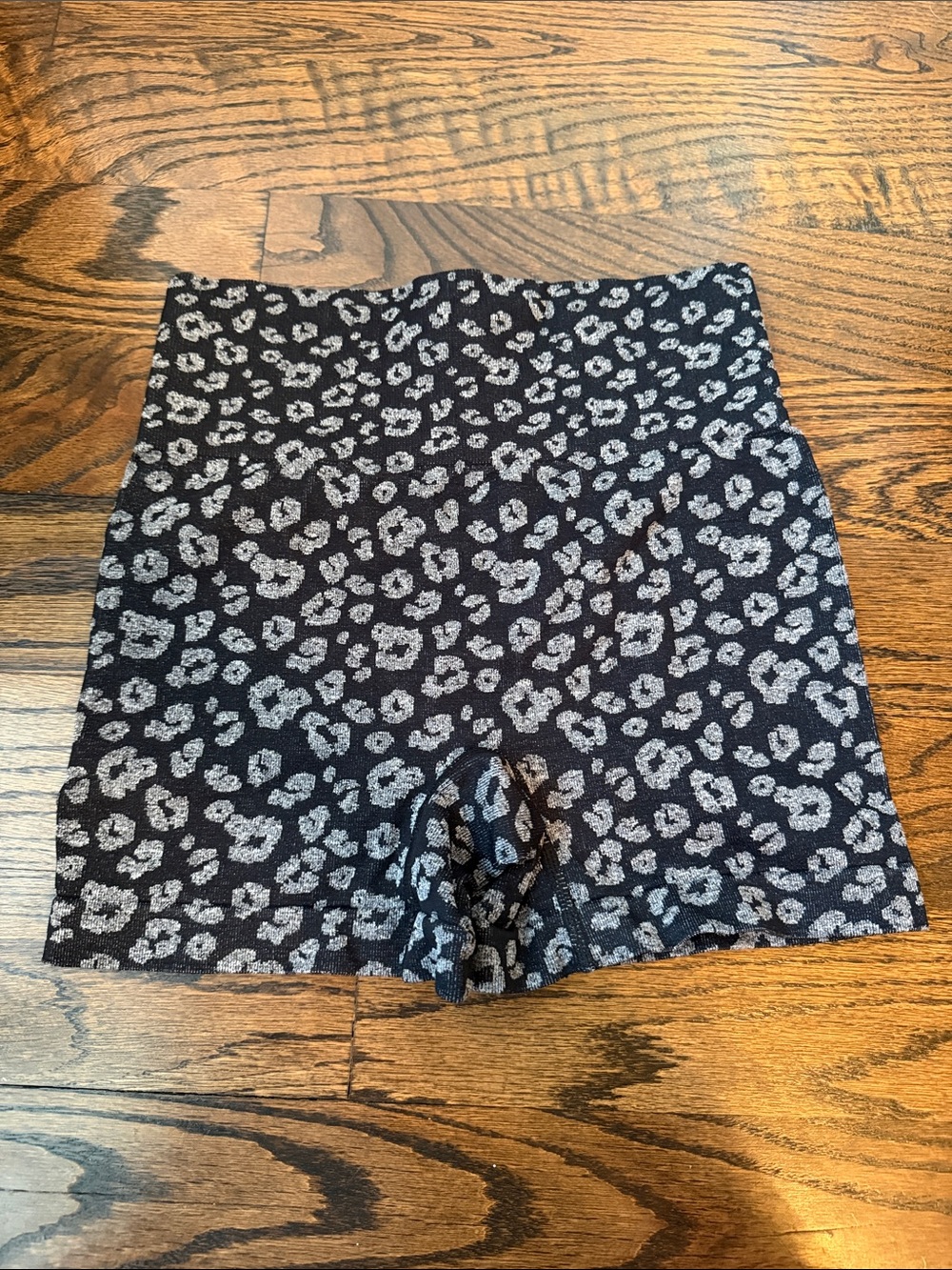 High-Waist Leopard Print Women’s Shorts - Black/Silver